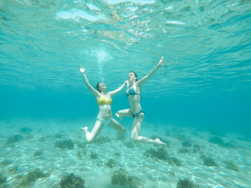 Santorini: Day Cruise with Meal & Open Bar - Snorkeling in the Aegean’s endless blue: easy gear access, real sea time