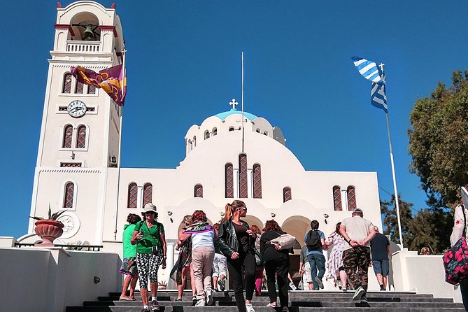 Santorini Day Tour with Sunset in Oia - Oia: Free Time, Blue-Dome Photo Pressure, and Sunset Timing