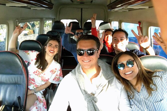 Santorini Departure Transfers & Travel Services - The Stop in Oia: A Short Hit of Oia Main Street (Plus an Admission Ticket)