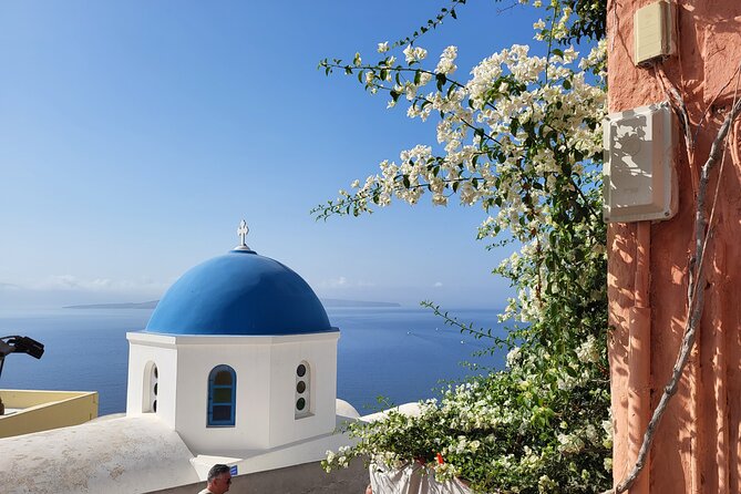 Santorini, Designed By You: Your Private Island Masterpiece. - Pyrgos: old streets, Venetian castle vibes, and cave-house details