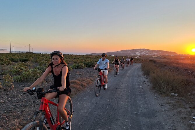 Santorini e-bike sunset tour experience - Emporio’s Castelli: medieval stone and a better photo angle