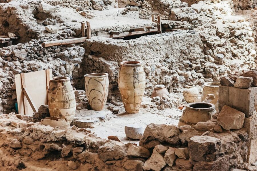 Santorini: Experience Akrotiri with a Licensed Tour Guide - Key things that make this Akrotiri tour worth your time