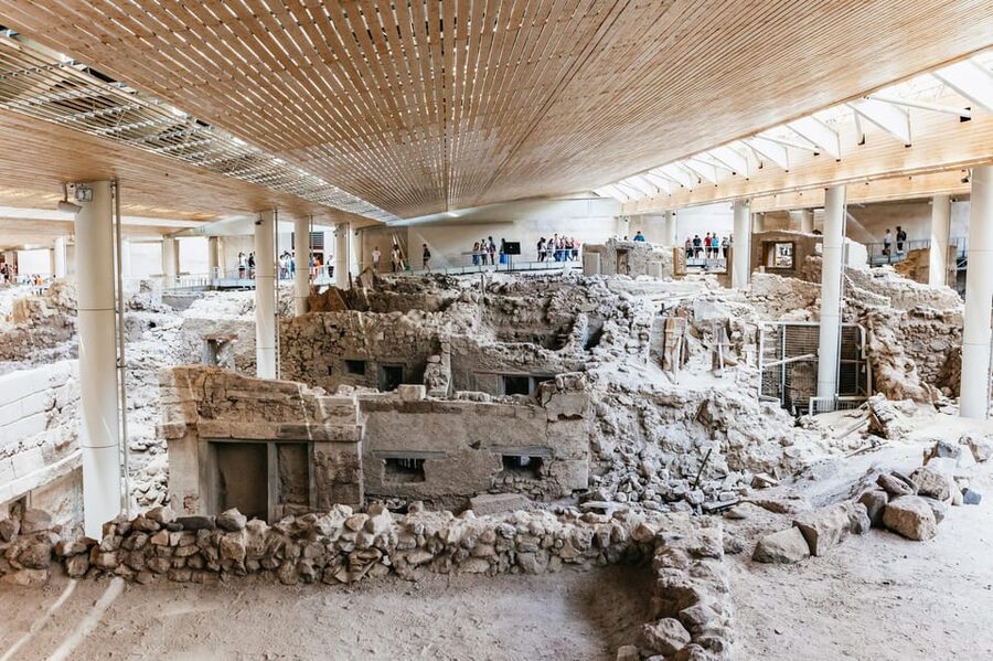 Santorini: Experience Akrotiri with a Licensed Tour Guide - Akrotiri with a licensed guide: why this site feels different