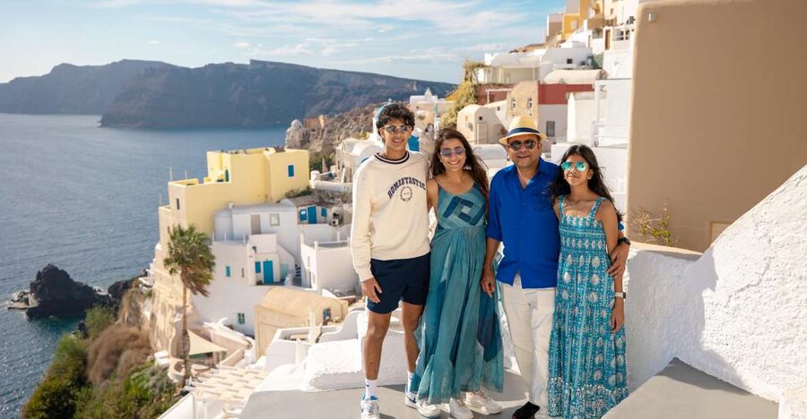 Santorini Family Photoshoot (Oia Village) - Oia Village as Your Studio: Why This Location Works