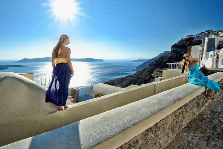 Santorini: Fira Town Walking Tour with Wine Tasting - Starting in Fira: meeting by Atlantis Hotel and getting your bearings
