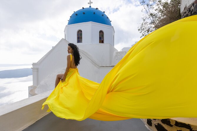 Santorini Flying Dress Photoshoot with a Pro Photographer - Photos, Video Clips, and When You’ll Get the Results