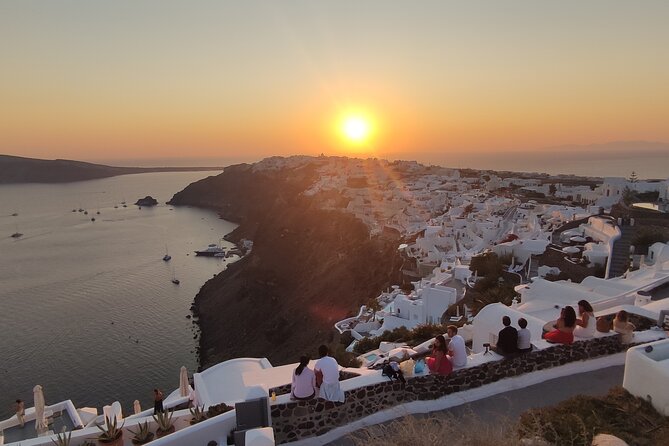 Santorini: Half-Day Island Sightseeing Tour - Getting around: pickup, air-conditioning, Wi-Fi, and live commentary