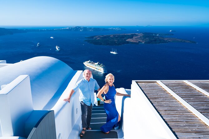 Santorini Highlight Private Tour 4 hours - Oia main street: blue domes, white buildings, and a full hour
