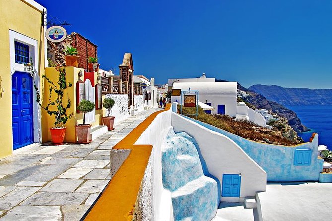 Santorini Highlight Private Tour 4 hours - Why the guide quality matters on Santorini