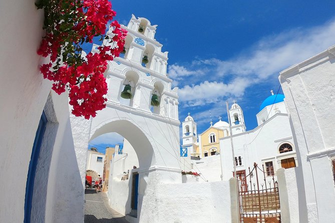 Santorini Highlights and Wine Tasting Private Tour - Meeting Your Guide and Getting Comfortable in a New Minibus