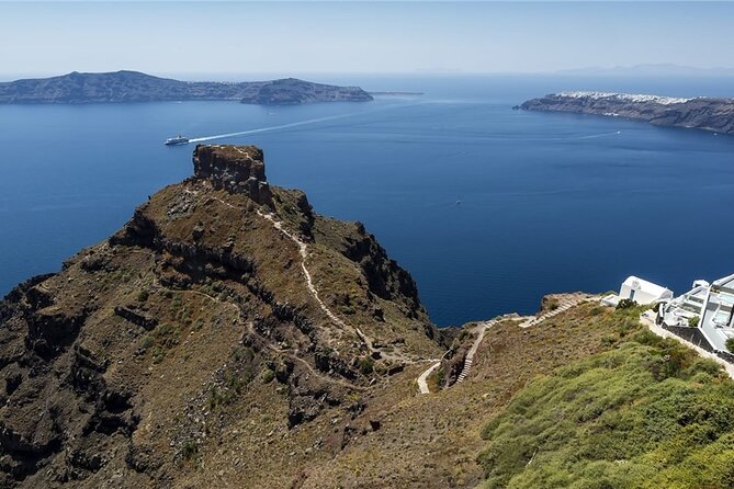 Santorini Highlights Half-Day Private Tour - Pickup, timing, and how the tour starts smoothly