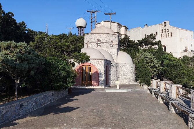 Santorini Highlights & Hidden Gems – Private Family-Friendly Tour - Akrotiri Lighthouse: swing photos and open sea air