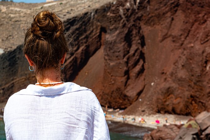 Santorini Highlights Minibus Tour with Oia Sunset - Megalochori’s slower streets (and why it feels different)