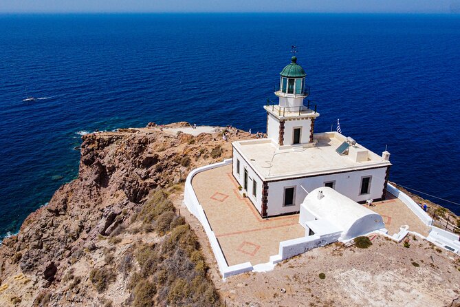 Santorini Highlights Minibus Tour with Oia Sunset - Akrotiri Lighthouse: sea views plus a history-flavored break