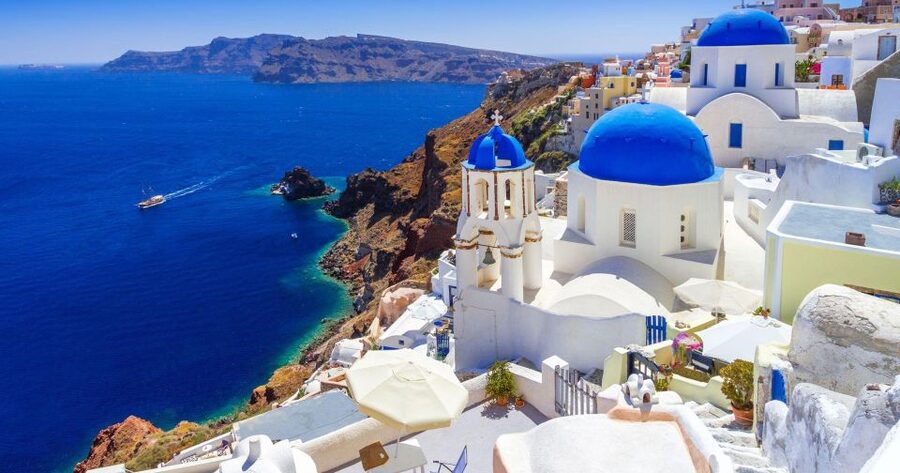 Santorini: Highlights prive tour & wine tasting-local guide - Your 5.5-hour plan: the classic route, plus the human side