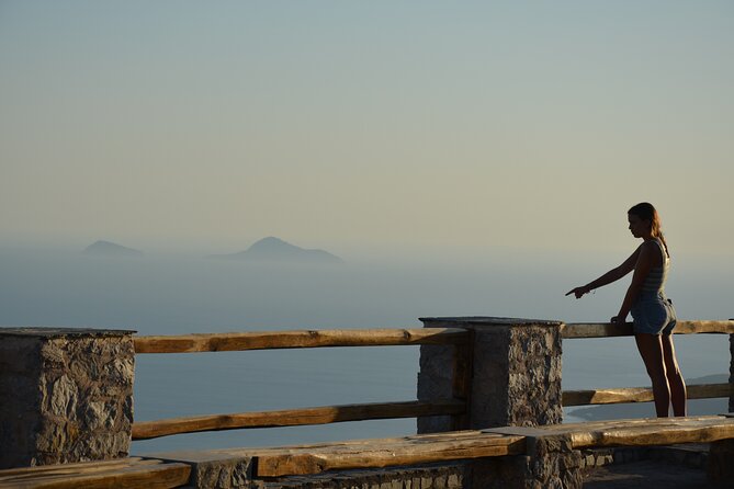 Santorini Highlights Small-Group Tour with Wine Tasting option - Quick reality check: what you’re really buying in 5 to 7 hours