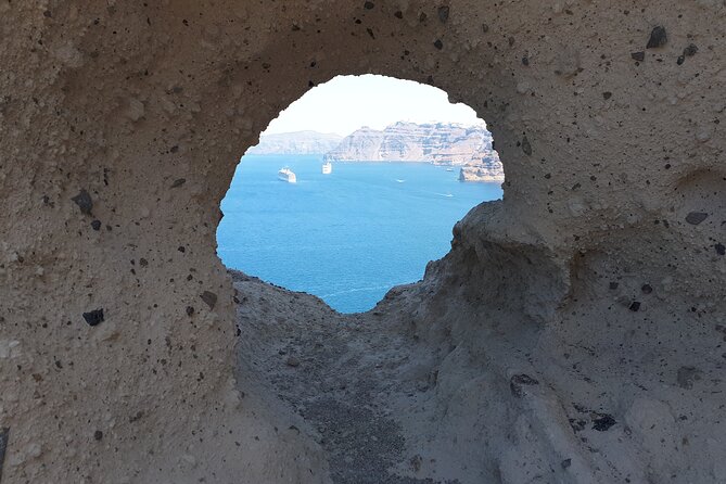 Santorini Highlights& Wine Tasting Private Tour - Why this 6-hour Santorini private morning format works