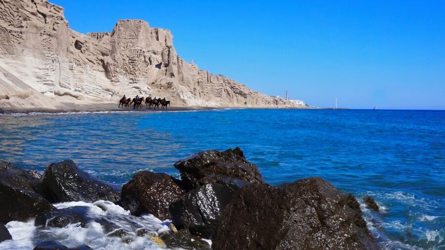 Santorini: Horseback Riding Tour on the Beach - Weather and timing: don’t ignore the note about heat