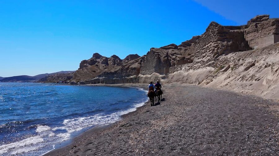 Santorini: Horseback Riding Tour on the Beach - Vineyard paths and local roads: the part that teaches you the island