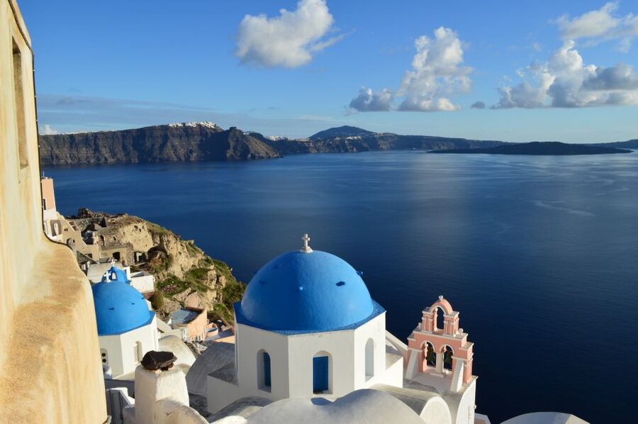 Santorini: Instagram Highlights Tour - Sunset in Oia, coached: how Andrea’s style shows up