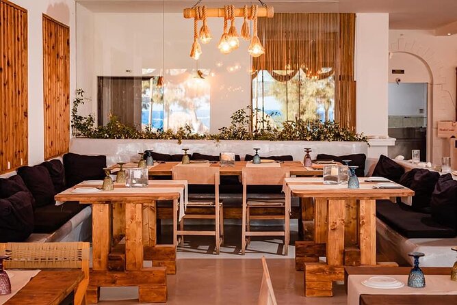 Santorini like a local: Discover local flavors by exploring the island! - Timing and pacing: getting the most from a short window