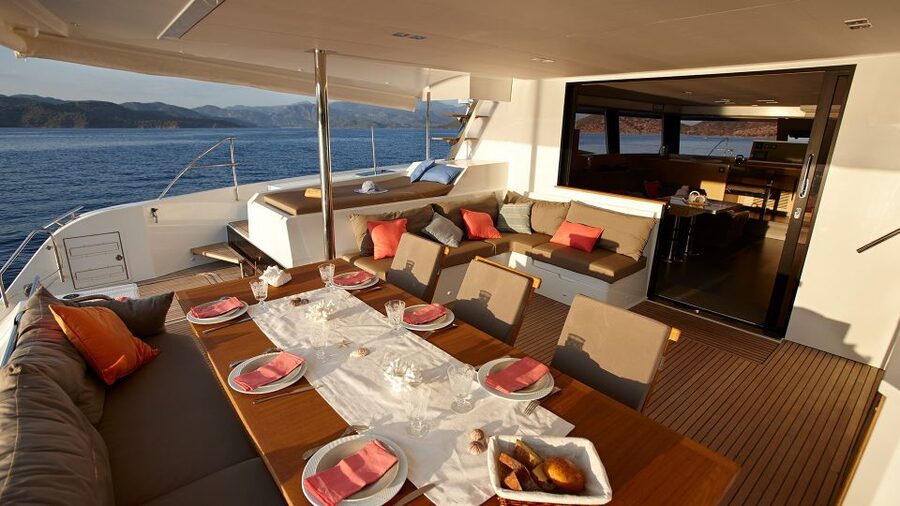 Santorini: Luxurious Catamaran Cruise with Meal & Open Bar - Why This Santorini Catamaran Cruise Feels More Like a Day at Sea