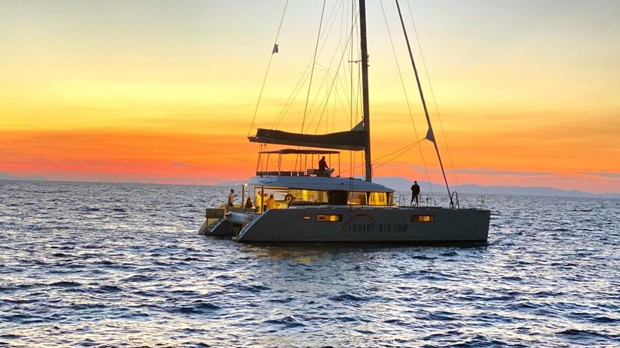 Santorini: Luxurious Catamaran Cruise with Meal & Open Bar - Deck Time, Photos, and Real Comfort on a 5-Hour Schedule