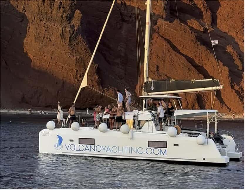 Santorini: Luxury Caldera Cruise With Meal & Drinks - Who This Cruise Fits Best