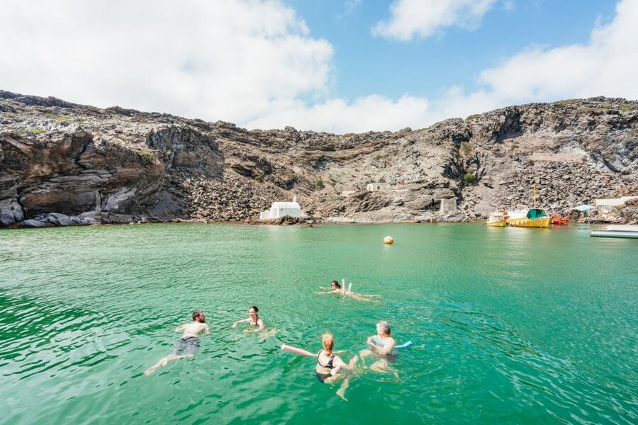Santorini: Luxury Catamaran Day Trip with Meal and Open Bar - Volcanic hot springs: the 30-minute reset you’ll remember