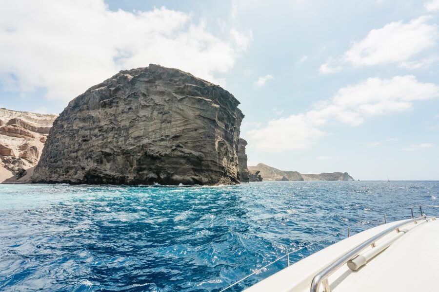 Santorini: Luxury Catamaran Day Trip with Meal and Open Bar - Lunch or dinner on the water: Greek food + open bar is the real value