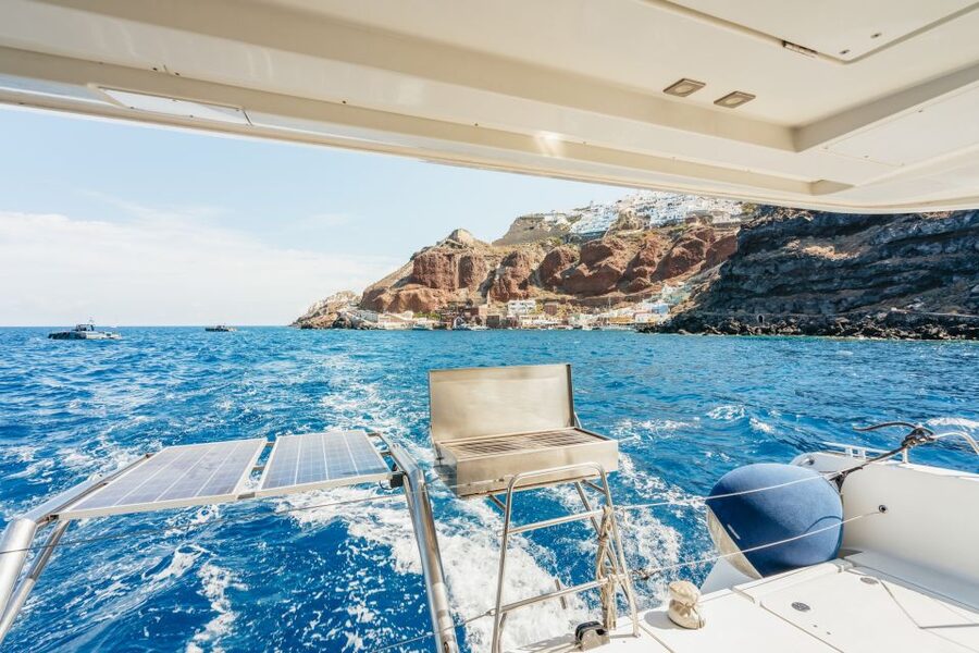 Santorini: Luxury Catamaran Day Trip with Meal and Open Bar - Who should book this catamaran trip (and who should skip it)