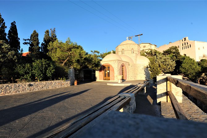 Santorini Luxury Custom Private Tour with Local guide - Megalochori’s traditional streets and prehistoric hints