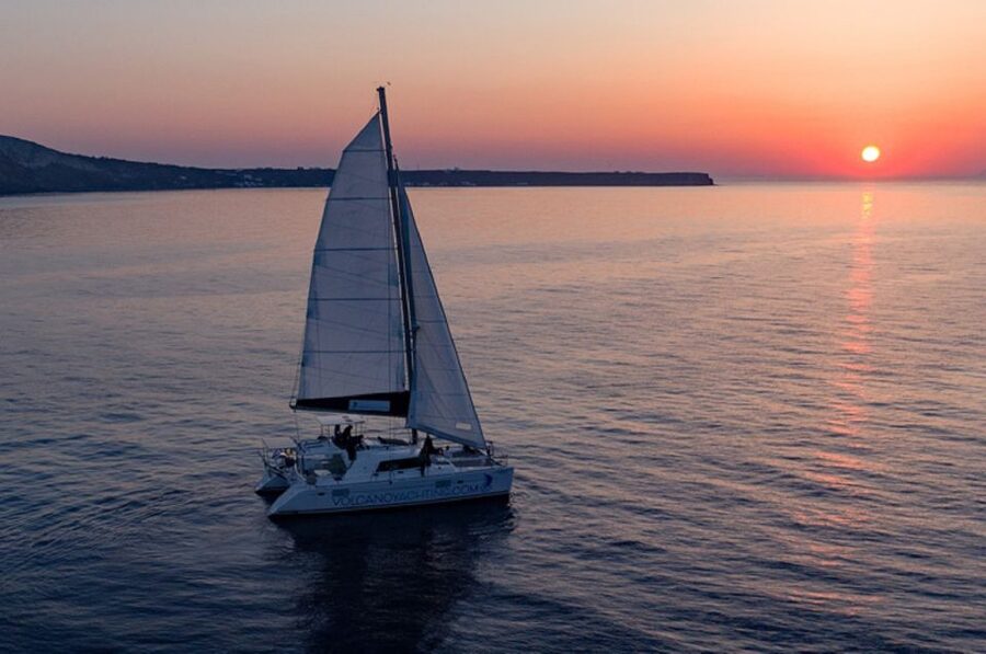 Santorini: Luxury Sunset Cruise with Dinner & Open Bar - Key things to know before you go