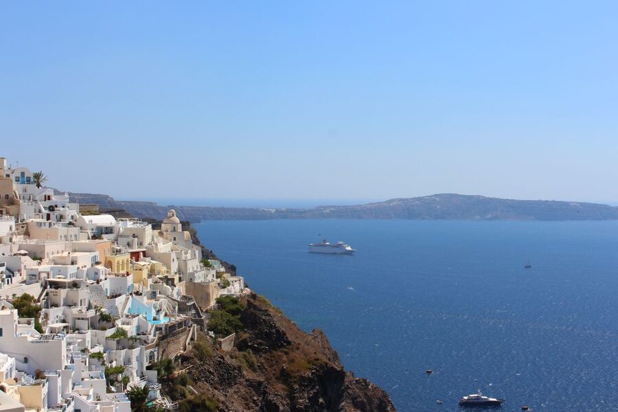 Santorini: Mesa Gonia, Pyrgos and Oia Tour - A 7-hour Santorini day with smart village order