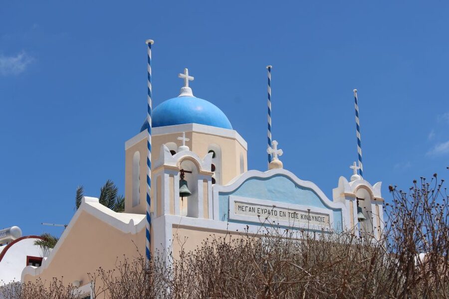 Santorini: Mesa Gonia, Pyrgos and Oia Tour - Guide language and what to expect in real life