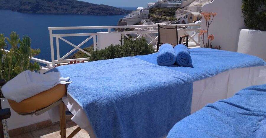 Santorini: Mobile Couples Massage at Your Private Villa - Where the therapists can (and cannot) work