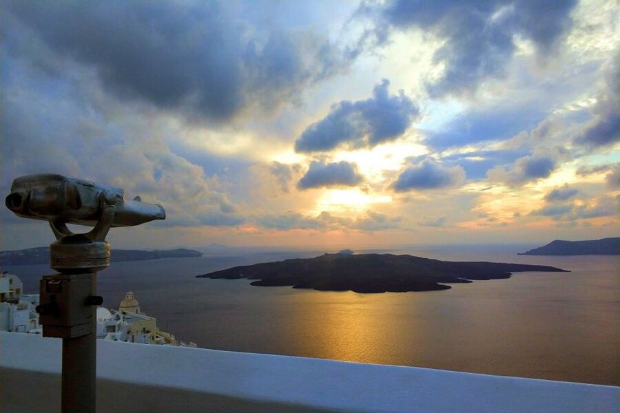 Santorini: Must-See Highlights Private Sightseeing Tour - Akrotiri Peninsula: archaeology time plus Red Beach photos