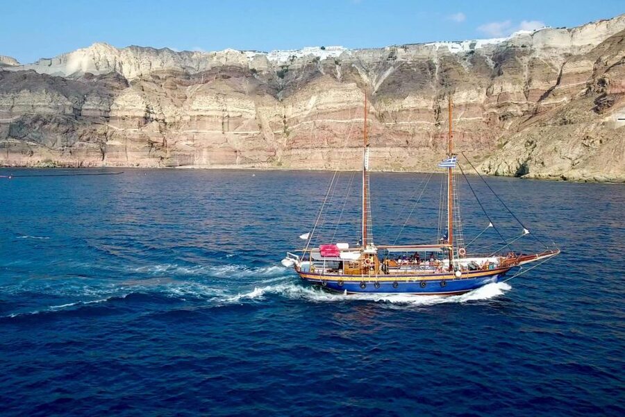 Santorini: Mythical Day Trip to Akrotiri with Volcano Cruise - Key Points You’ll Care About
