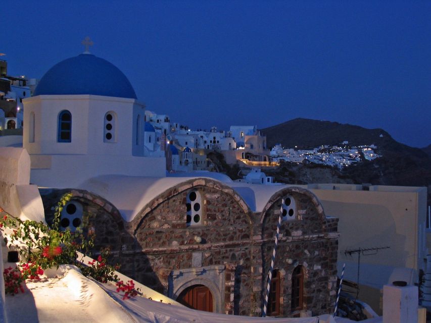 Santorini: Oia Cultural Highlights Sunset Walking Tour - Old Venetian Kasteli (Oia Castle): The Iconic Viewpoint Finale