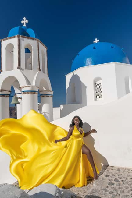 Santorini: Oia Flying Dress Photoshoot by SokoLOVE - Posing like a model: what guidance feels like in practice