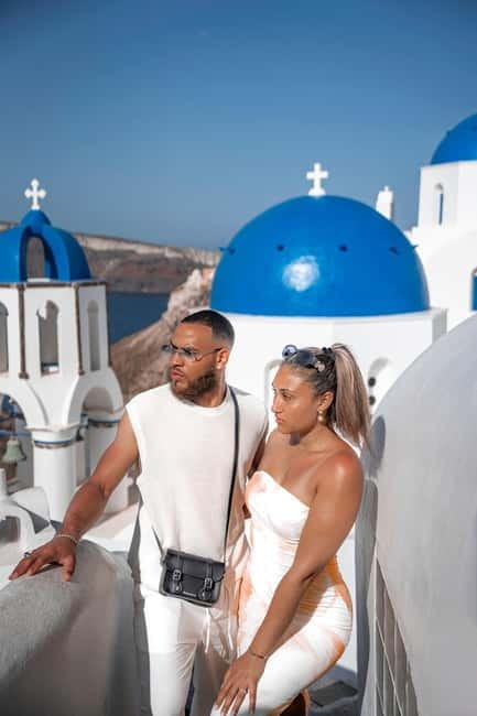 Santorini: Oia Private Couple Photoshoot with 35 Photos - Posing Tips That Actually Translate Into Better Photos