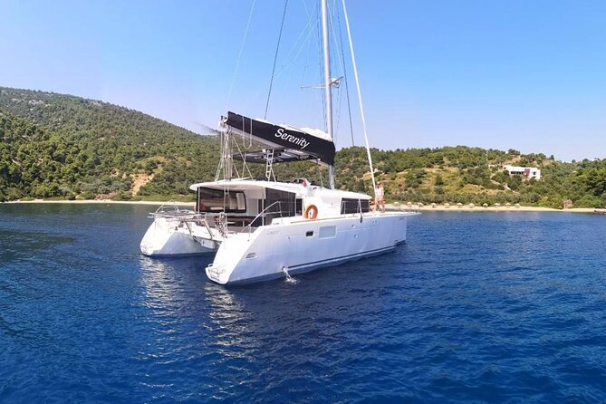 Santorini Oia: Private Sunset Catamaran Cruise with BBQ & Drinks - Volcano islets: Palea Kameni and Nea Kameni without the land-crowd stress