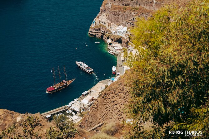 Santorini Panoramic Tour - Photo pass: the Pirgos village view from the car