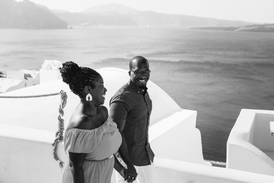 Santorini: Photo Shoot with a Private Vacation Photographer - Practical Tips That Make Your Photos Look Better
