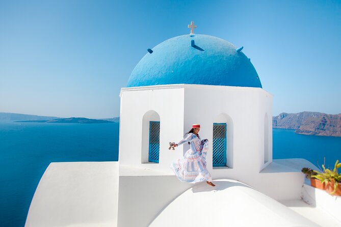 Santorini Photoshoot Oia - What Happens in the One-Hour Shoot in Oia