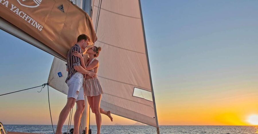 Santorini: Platinum Catamaran Cruise w/ BBQ Meal & Open Bar - Red Beach and White Beach: photo stops that actually make sense