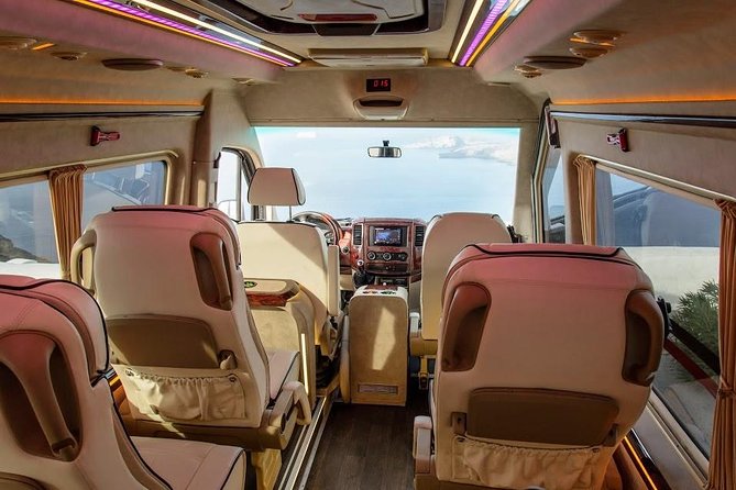Santorini Port Transport & Transfer Services - Why a pre-booked Athinios transfer beats the taxi hunt