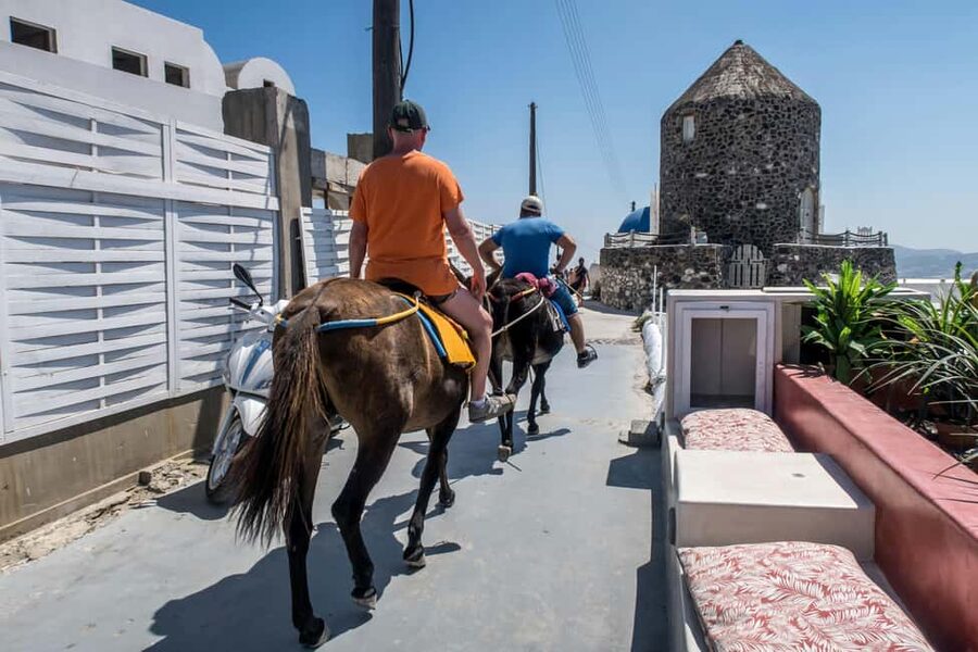Santorini: Private 3-Hour Highlights Guided Tour with Pickup - Photo Stops Without Losing the Plot