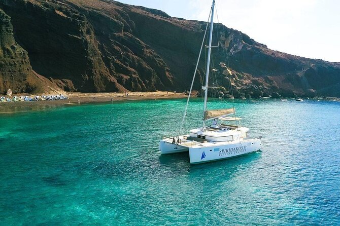 Santorini Private Catamaran Cruise with BBQ, Open Bar & Transfers - BBQ lunch and open bar: how the included meal fits the day