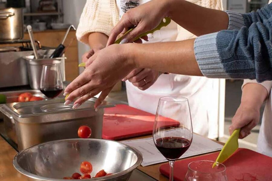Santorini: Private Cooking Class and Wine Tasting Tour - Logistics that can make or break your timing: pickups and cruise ships